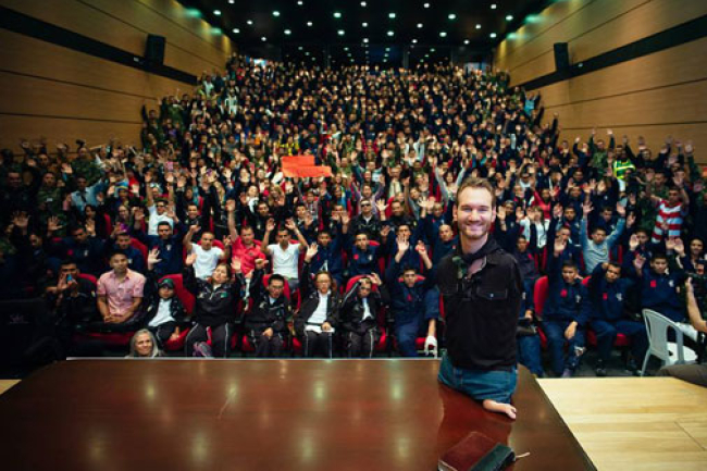 力克胡哲巡迴演講年終總結 佈道觸及四億人