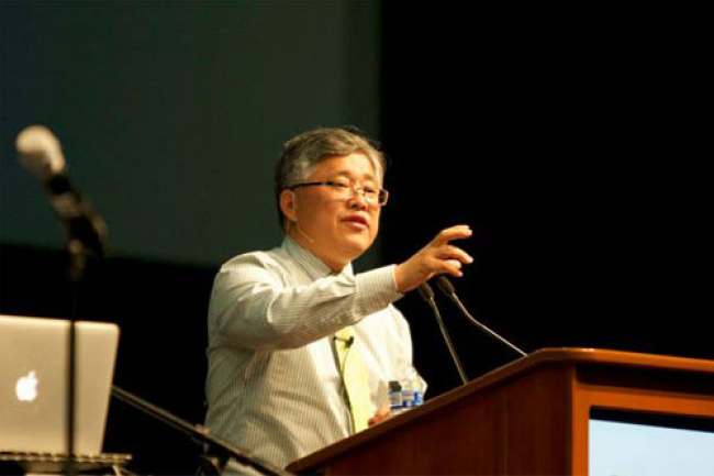 金明日：基督教真正力量不是用聖經改變社會