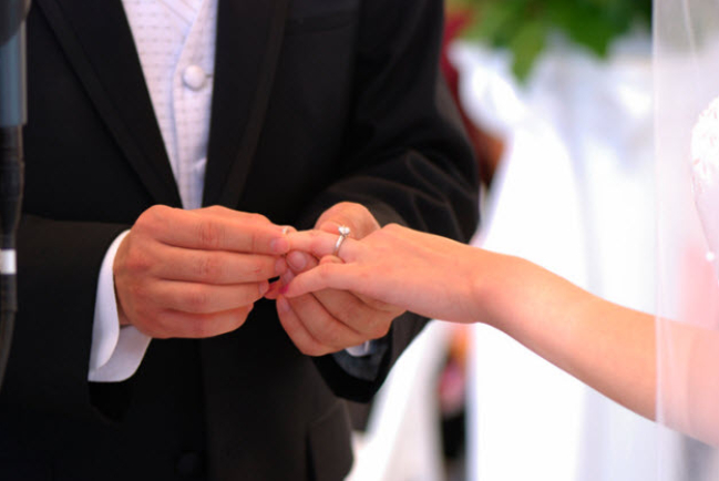 婚姻應由國家定義及規範?美六成民眾表示懷疑