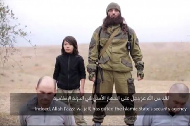 伊斯蘭國釋10歲男童槍手影片令人震驚