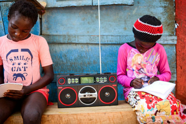 非洲伊波拉地區孩子停課不停學 宣明會助一把