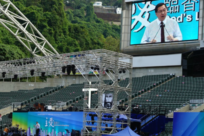 【福音盛會】「撒該快下來!」羅祖澄牧師向學生傳救恩之道