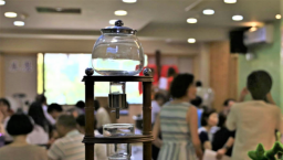 咖啡廳教會 活化空間連接社區