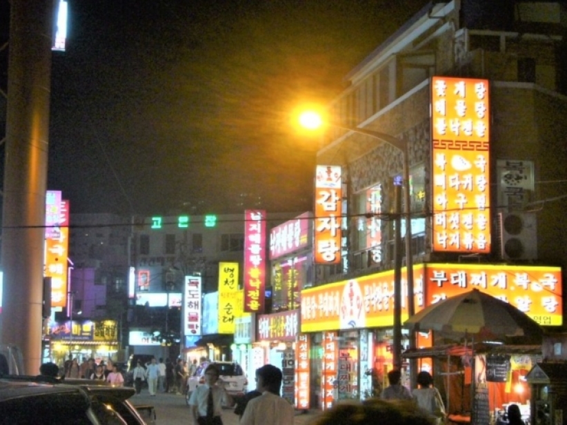 韩国日与夜 旅韩华人：年轻族夜醉街头