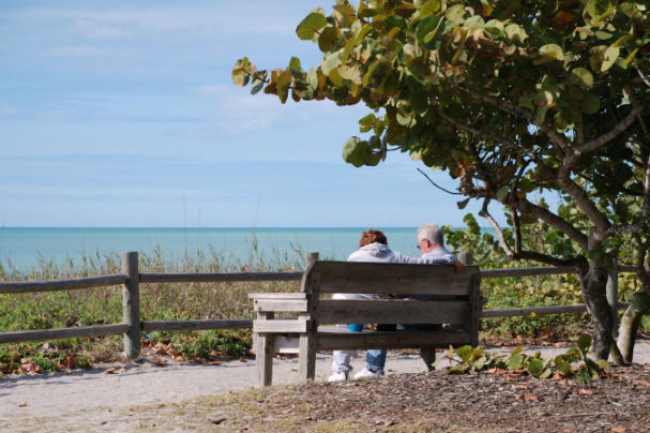 長幼共融社會有責 長者心靈愛裡「重生」