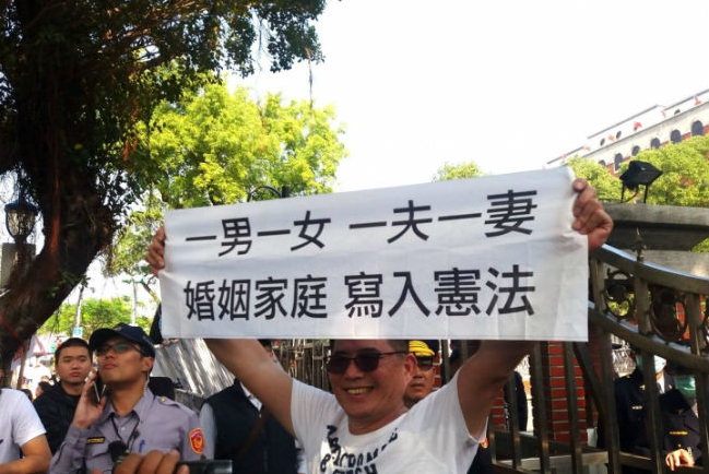 台灣愛家三公通過 牧者籲以愛挽回同性戀者