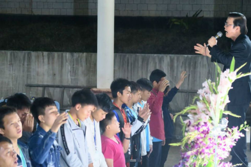 戒毒机构新加坡见证会:靠耶稣大翻身