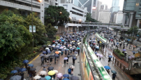 神權超越王權 信徒接連上帝劃破患難時局
