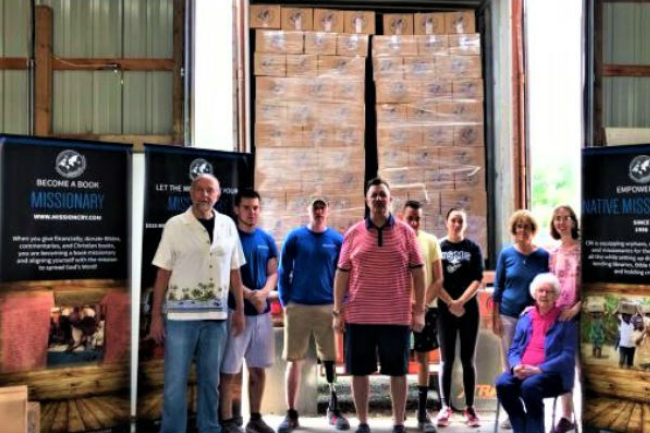 宣教組織送英文聖經到港,動盪時代慰藉海外傭工