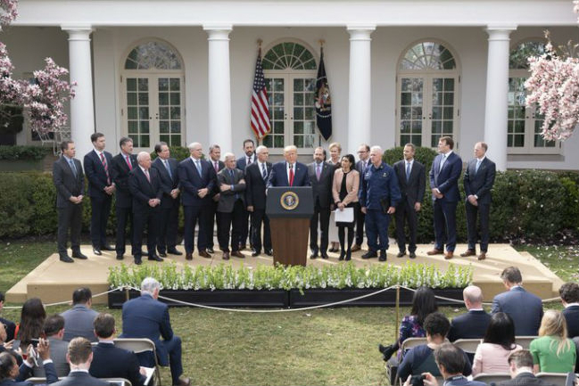 新冠病毒直迫美國 川普定國家祈禱日求上帝保護