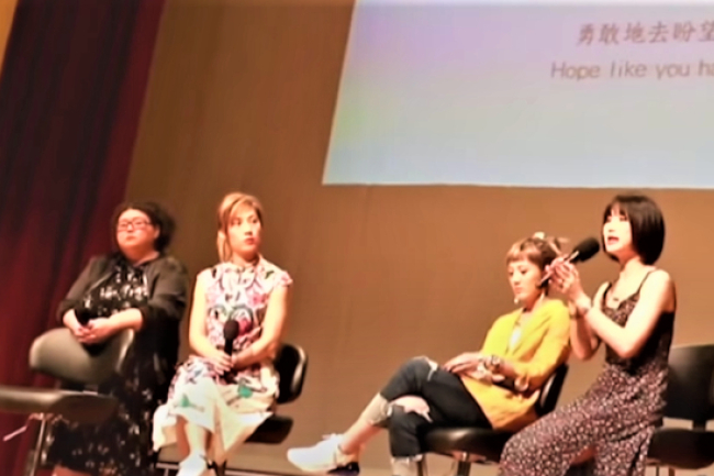 國度豐收特會 勉姊妹演活神設定的角色