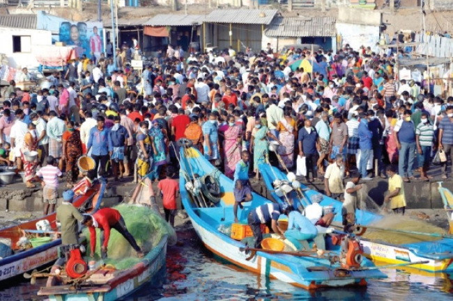 印度疫情肆虐 信義會救援戰士進貧民區派物資