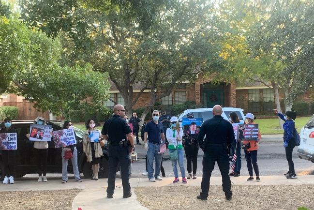 人權組織領袖傅希秋遭恐嚇 德州民眾祈禱會撐宗教自由