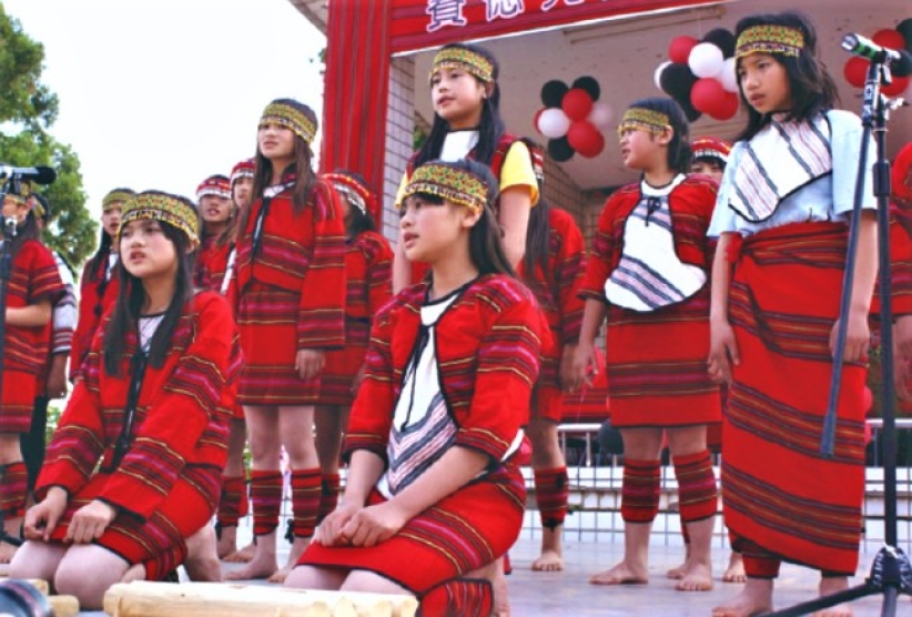 台湾万人族群《德克达雅语》圣经 历七年终面世 