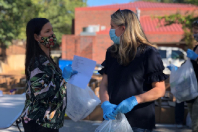 馬丁路德金紀念日 團體送餐派衣物踐行博愛