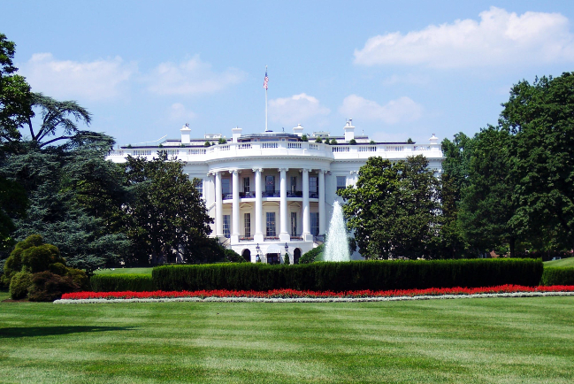 拜登上任簽行政命令疑倡同運 法律學者稱違背美國價值