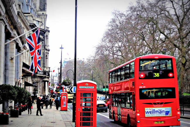 今年預13萬港人移居英國 500教會簽署協議支援