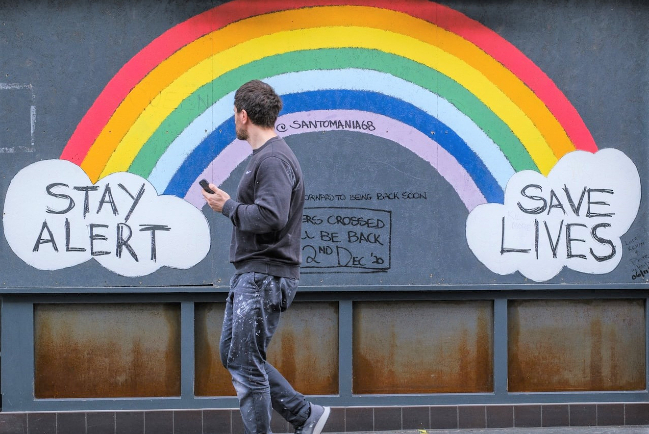 美疾控中心調查：彩虹群體染疫風險大於異性戀者