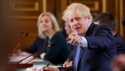 英首相約翰遜宗教身分游離 天主教會再婚立場搖擺
