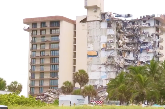 美海濱公寓12秒倒塌 家屬急待音訊祈求亡者安息