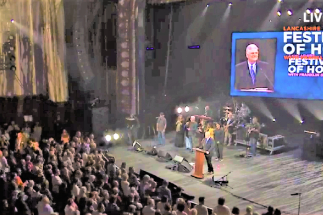 葛福臨「歧視」廣告勝數 獲賠償15萬美元