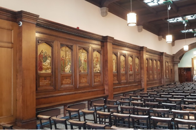 愛丁堡大教堂神父祈禱遇襲受傷