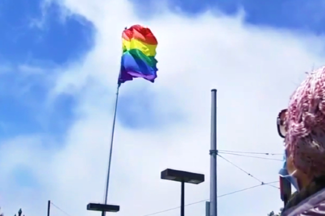 跨性別群體擬換彩虹旗 稱不夠包容