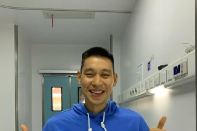 前NBA球星林書豪接種疫苗仍確診 稱放手給上帝