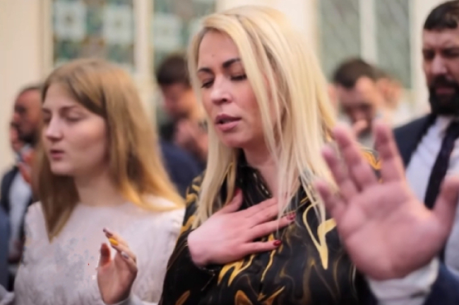 烏克蘭基督徒拿起「武器」抗俄軍:祈禱和敬拜