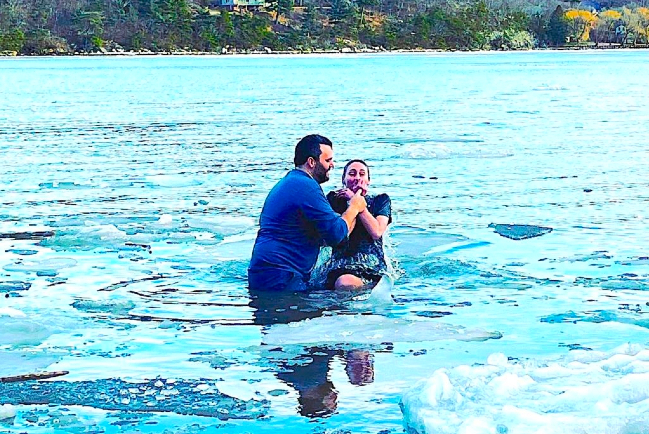 西點軍校學員冰河受浸見證基督