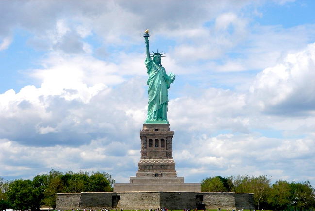 移民vs民族主義：55%美國人憂文化入侵