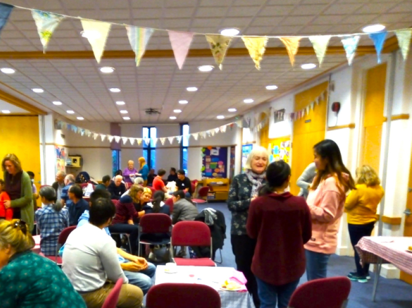 咖啡馆设英语教室 移英港人6个月适应期?