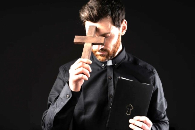 華理克按立女牧續爭議 美南浸信會神學院決議：男牧