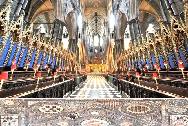 「踏上中世紀寶藏之路」西敏寺教堂漫步穿越查理斯三世加冕地