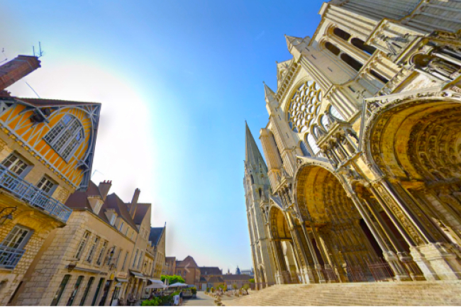 旅遊世界遺產：法國沙特爾大教堂藏瑪利亞聖衣