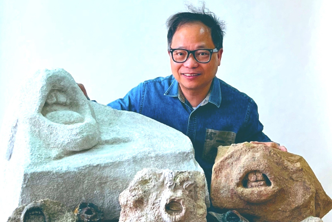 平凡石頭開口《讚美》上帝! 周文志的雕塑活化工程