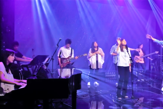 讚美之泉全球敬拜直播：萬人聽出上帝偉大