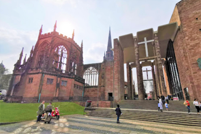 英國14世紀哥德式教堂戰火重生 獲獎：最佳歷史景點