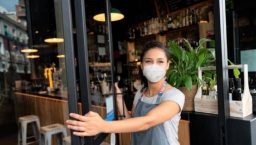 聖經沒有要求帶口罩? 牧者稱按常識決定