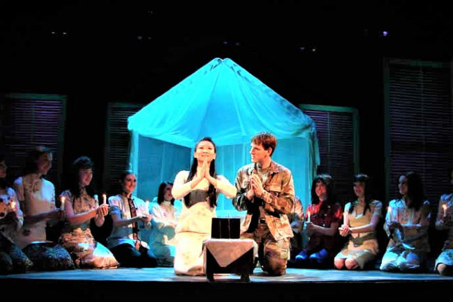 百老匯首位華人女主角 紐約創樂團兒歌獻上帝