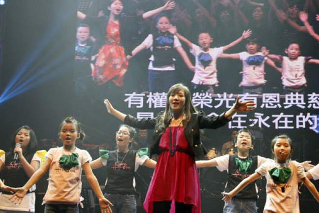 讚美之泉主唱鄭懋柔傳道分享敬拜歌手十大秘訣