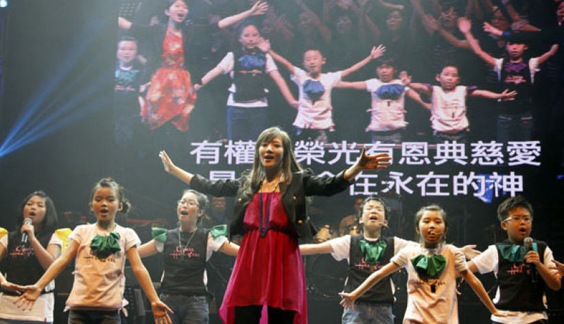 赞美之泉主唱郑懋柔传道分享敬拜歌手十大秘诀