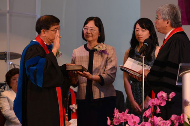 劉富理榮退交棒 林國亮宣誓就任正道院長