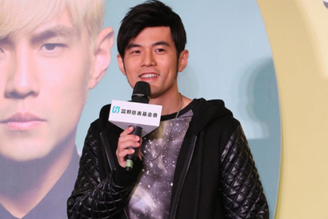 周杰倫爭做慈善天王 接力認養逾千學童