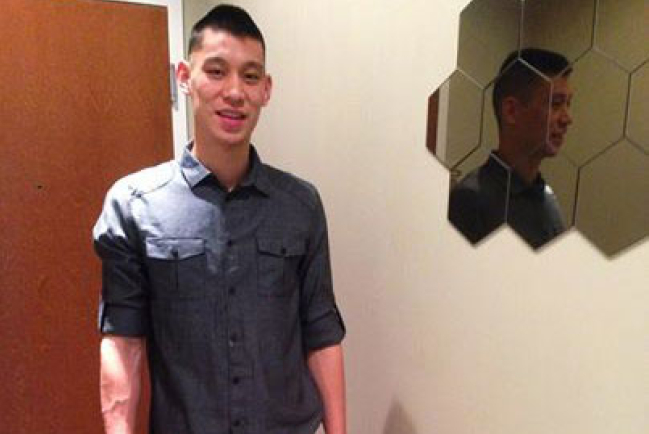 林書豪籃壇一馬當先 臉書揭秘人存在之意義