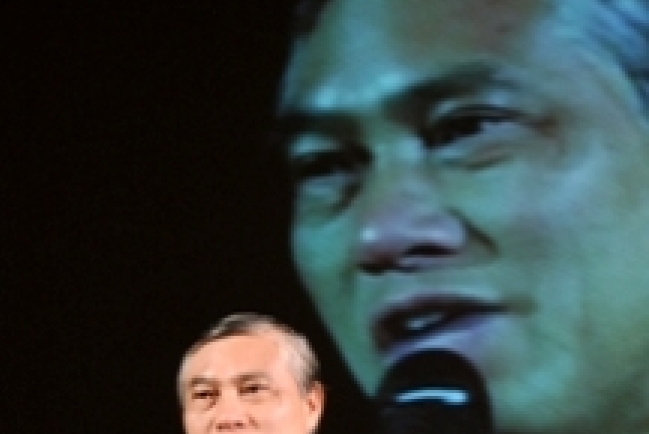 蘇穎智批評崇基出「摻水傳道」被要求道歉