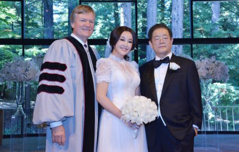 57岁刘晓庆婚礼 浪漫誓词不慎「露饀了」