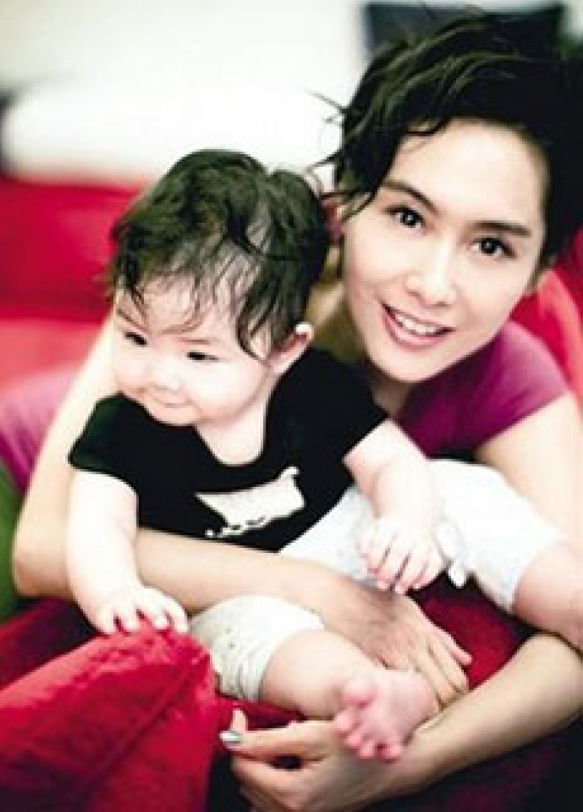 朱茵出书谈未婚‧怀孕‧生女历程