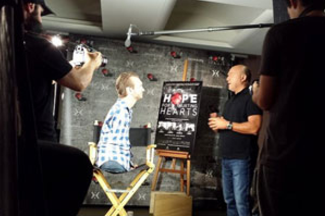 力克參演紀錄片《受》 情感真摯試映獲好評