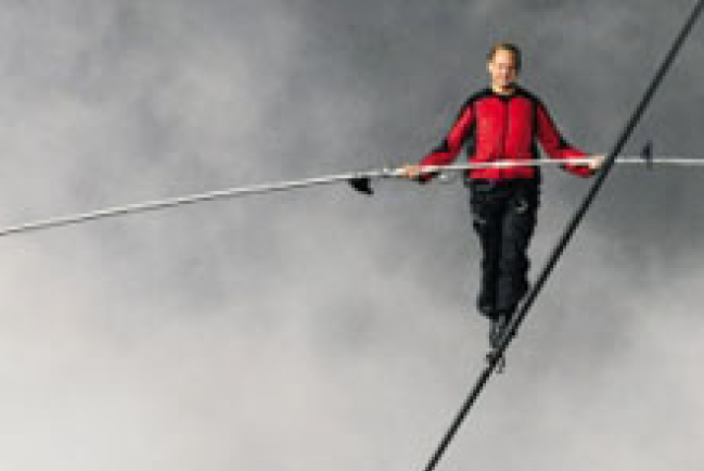 鋼絲之王挑戰穿越大峽谷 信上帝恩典夠用